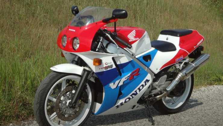 La Honda VFR400R
